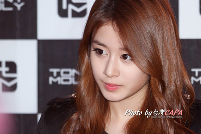 tara朴智妍桌面壁纸