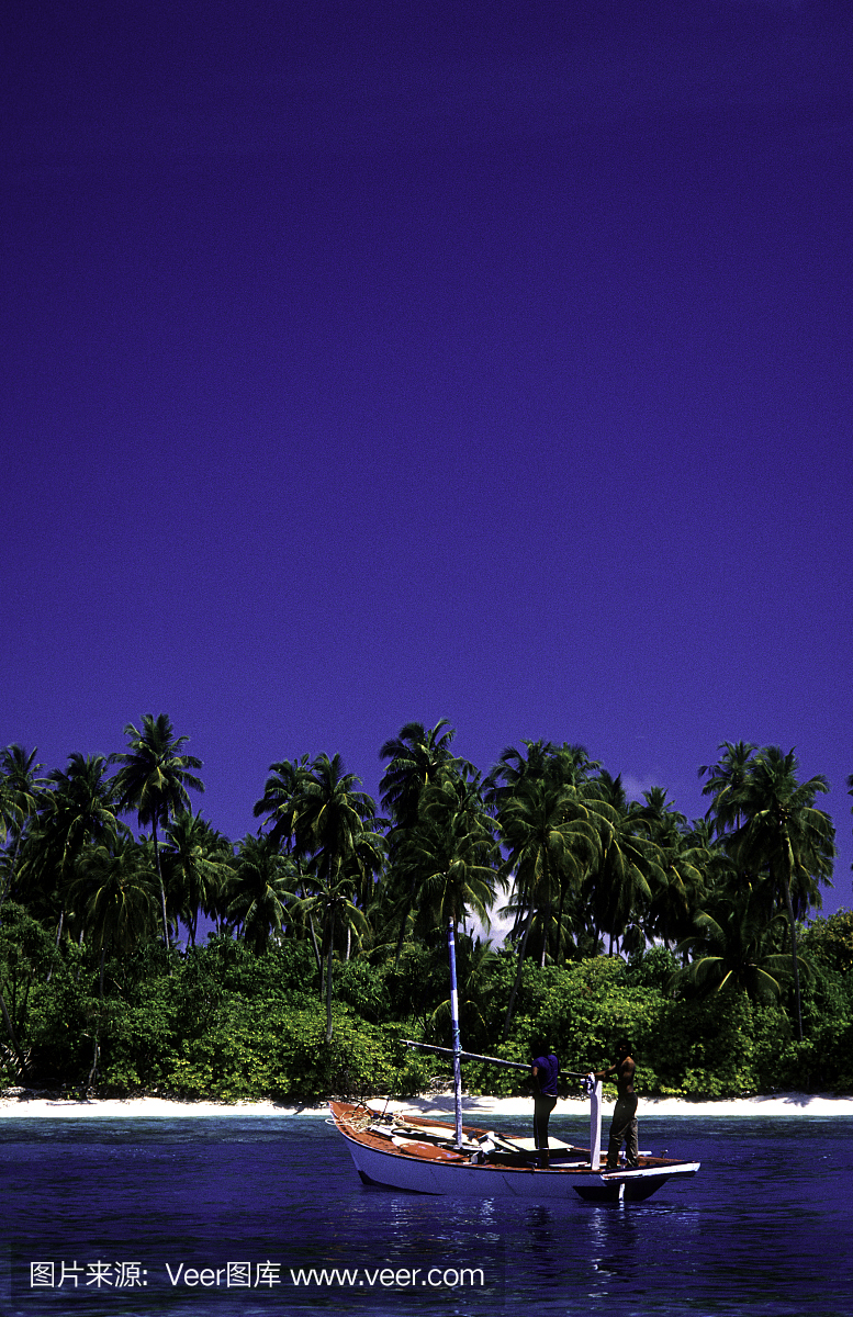 马尔代夫,南部环礁岛,岛屿和传统的dhoni。