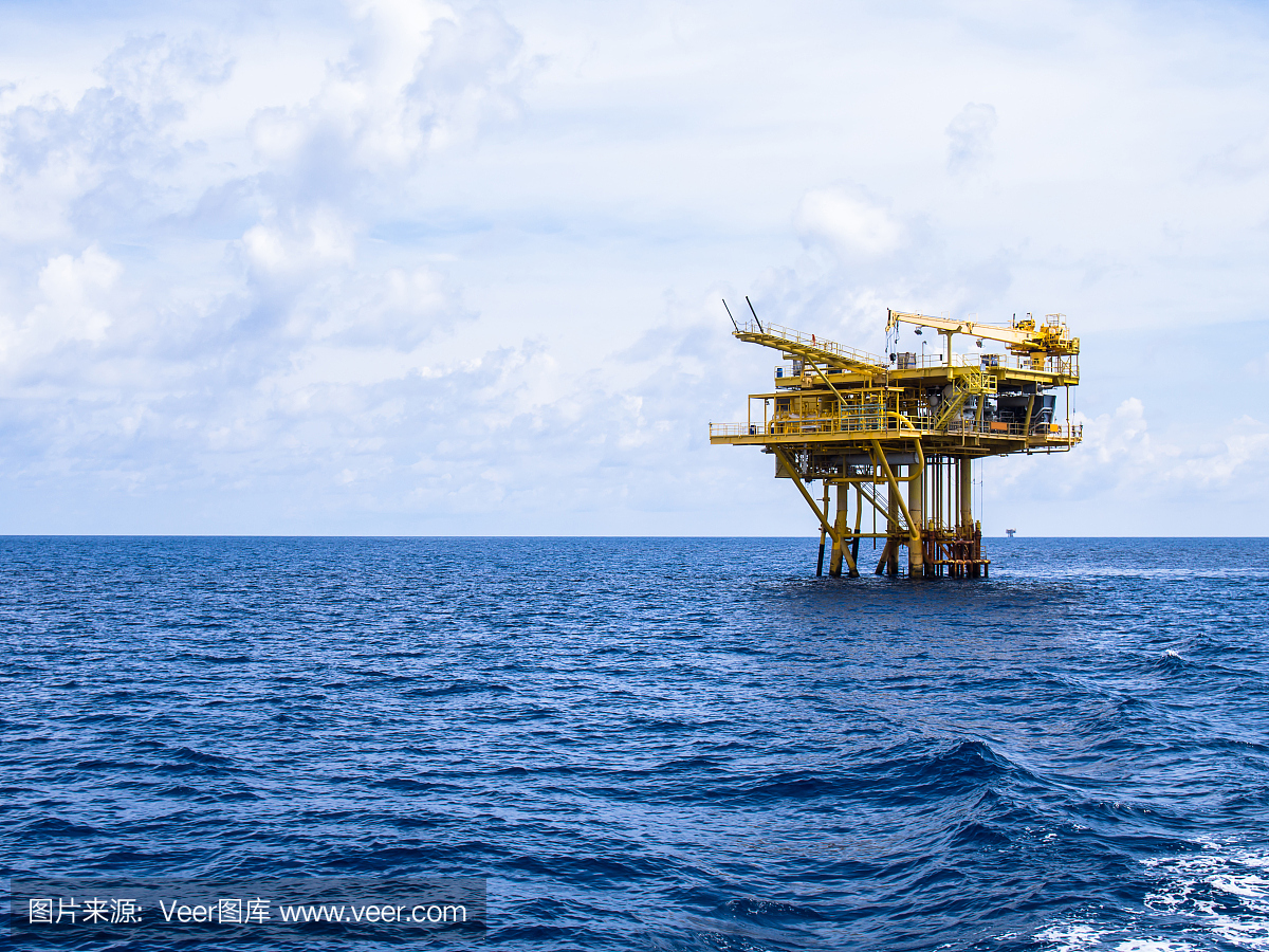 石油天然气平台采用气体燃烧,动力能源。