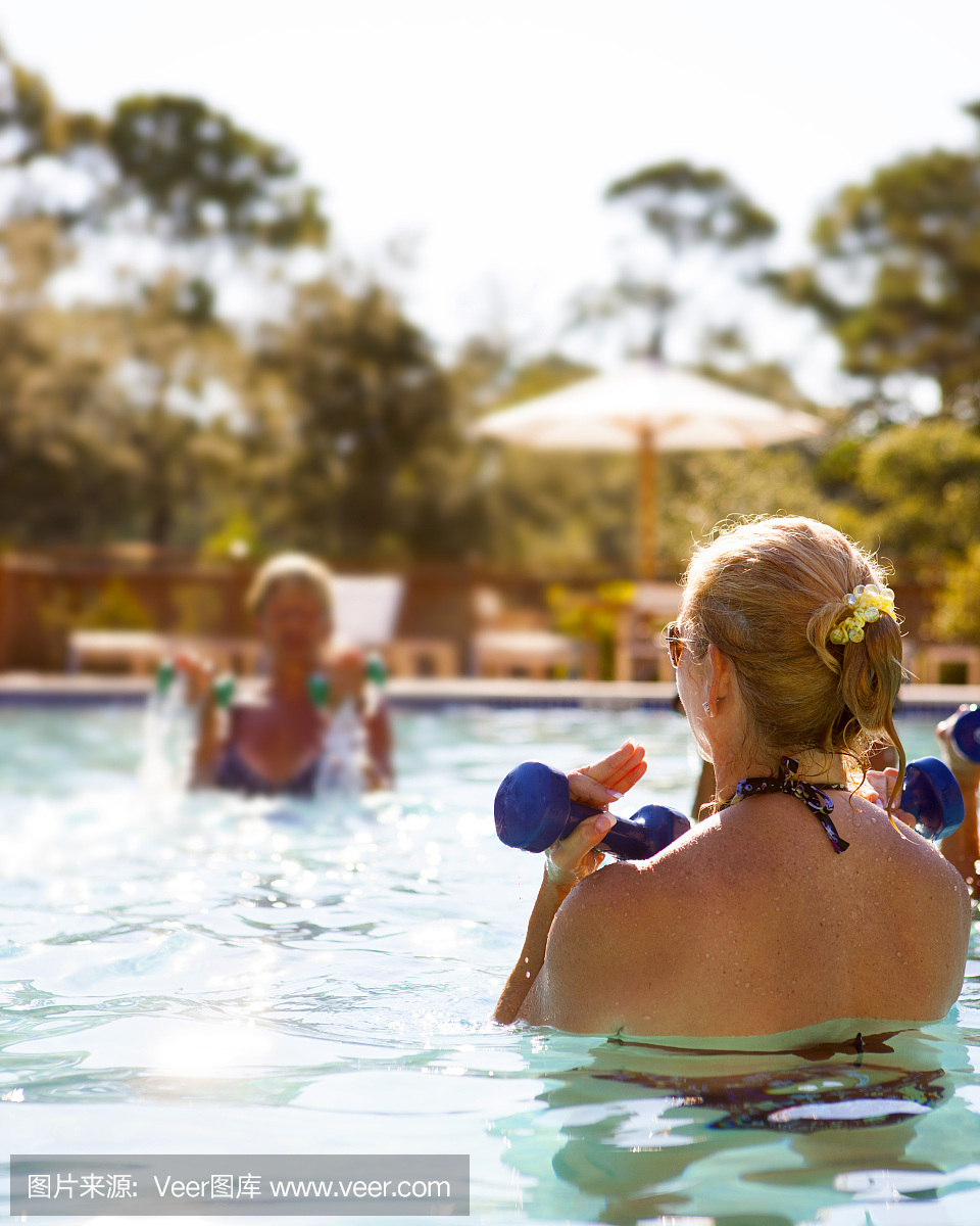 中有氧运动,水中有氧体操,水中有氧健美体操,水