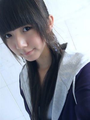 13岁女孩照片自拍_13岁女孩照片自拍图片大全