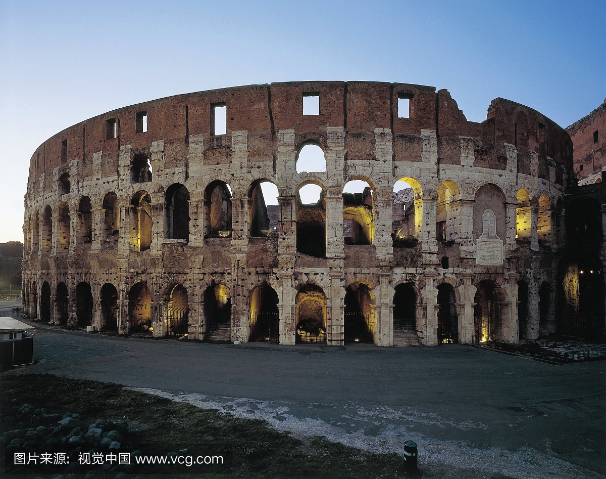 意大利,拉科鲁尼亚地区,罗马,黄昏的Flavian圆形