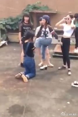 曹小小,初中生斗殴打架视频,现场直播!美女大学-25kb八一初中广州图片