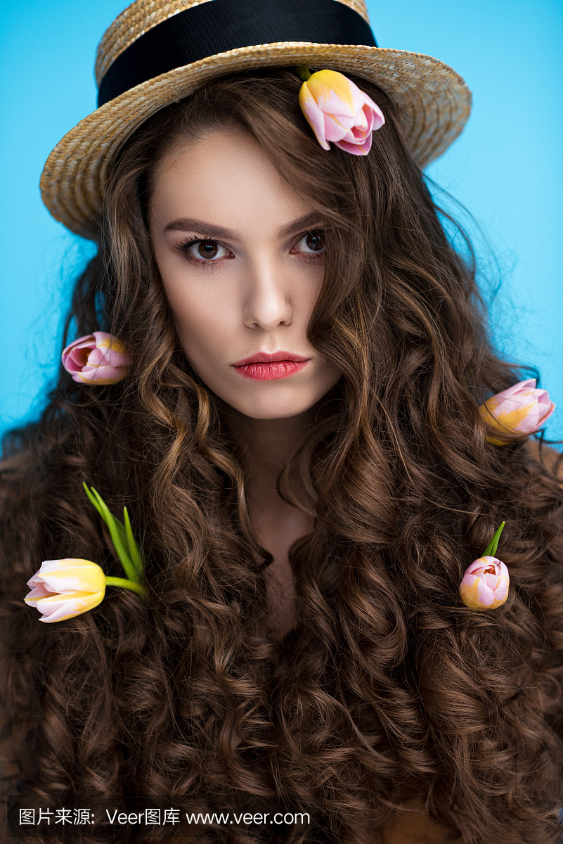 womanincanotierhatwithflowersinherlongc芭比发型图图片