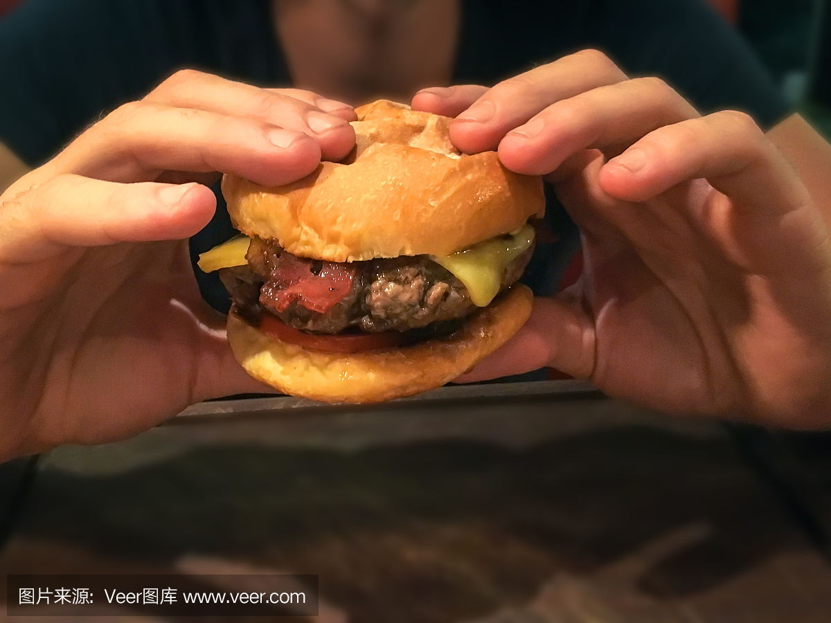 牛肉汉堡,汉堡牛肉饼,牛肉饼,汉堡包