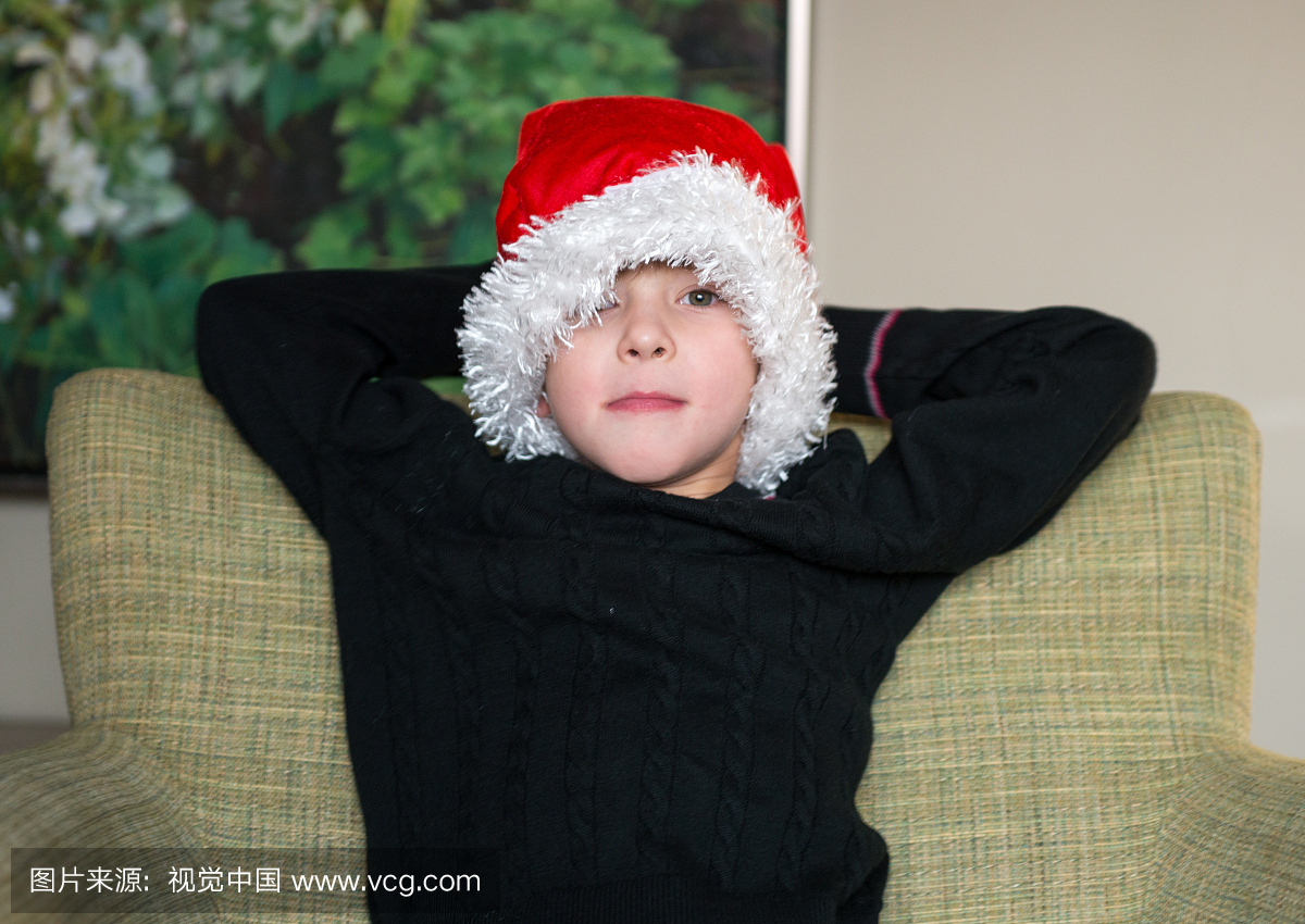 两手放头后面,儿童,人,起居室