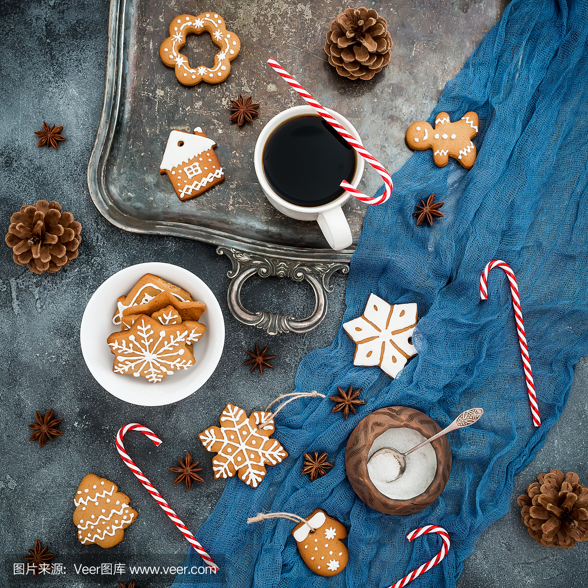 圣诞节或新年的作文与姜饼,糖果手杖和咖啡杯