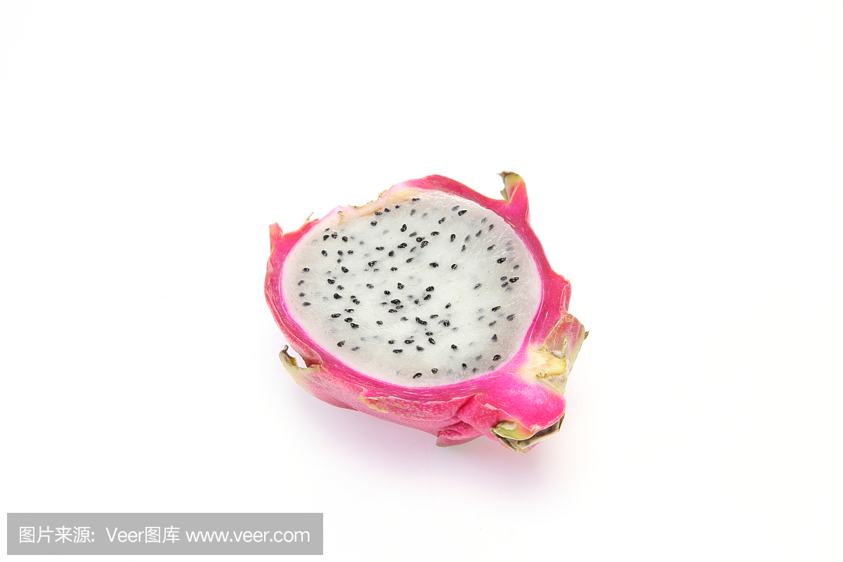 火龙果切成两半