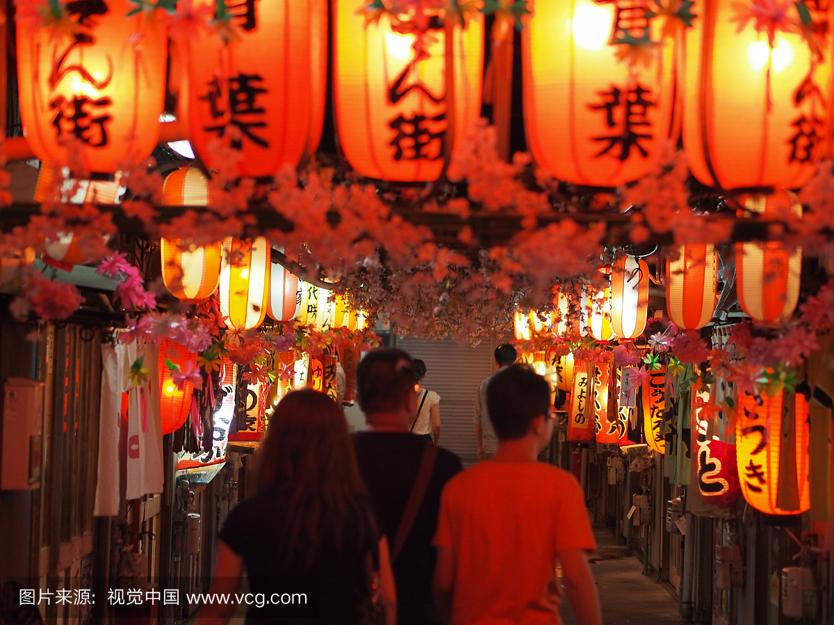 日本的夜生活,日本静冈县着名的酒鬼巷叫青叶