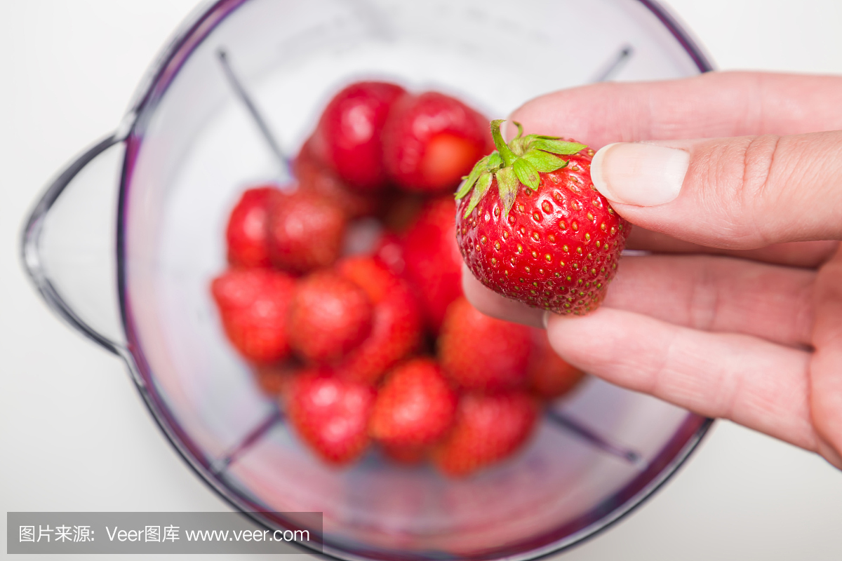 国潮拉面新风尚：特性书法规划引领美食潮流