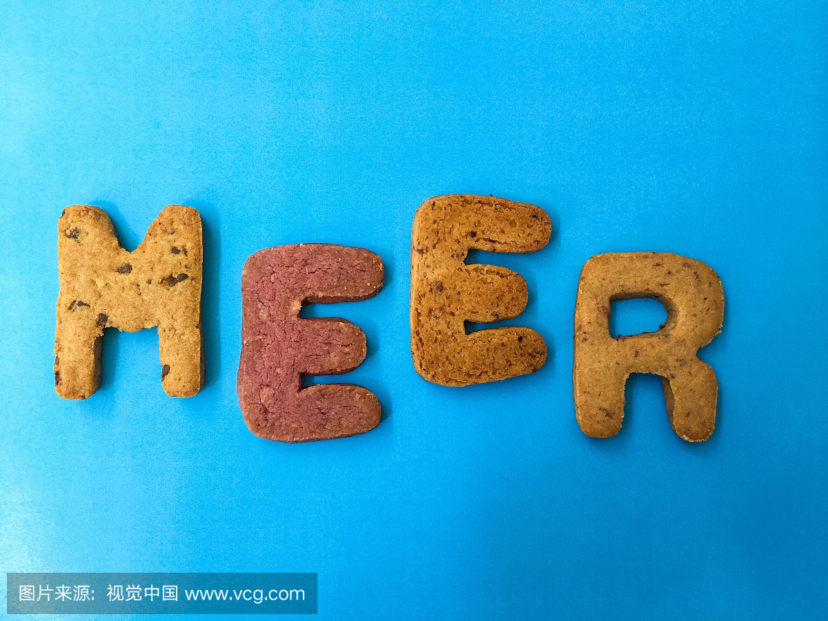 四个物体,特写,字母,彩色图片