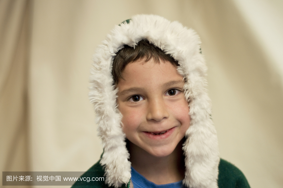 肖像的一个小男孩在大衣,耶洛奈夫,西北地区