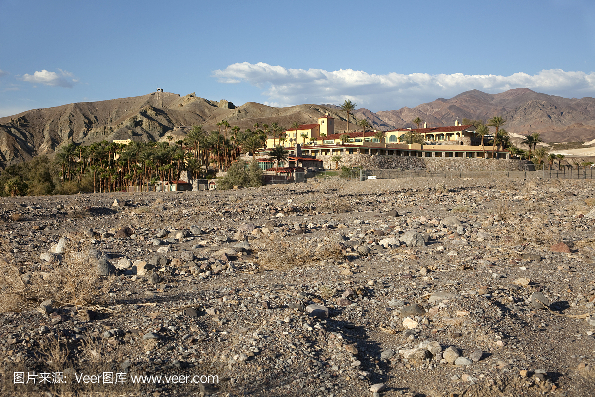 沙漠炉溪度假村和黑山死亡谷NP