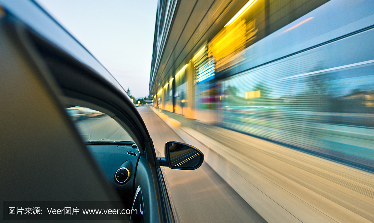 汽车在城市道路上超速行驶