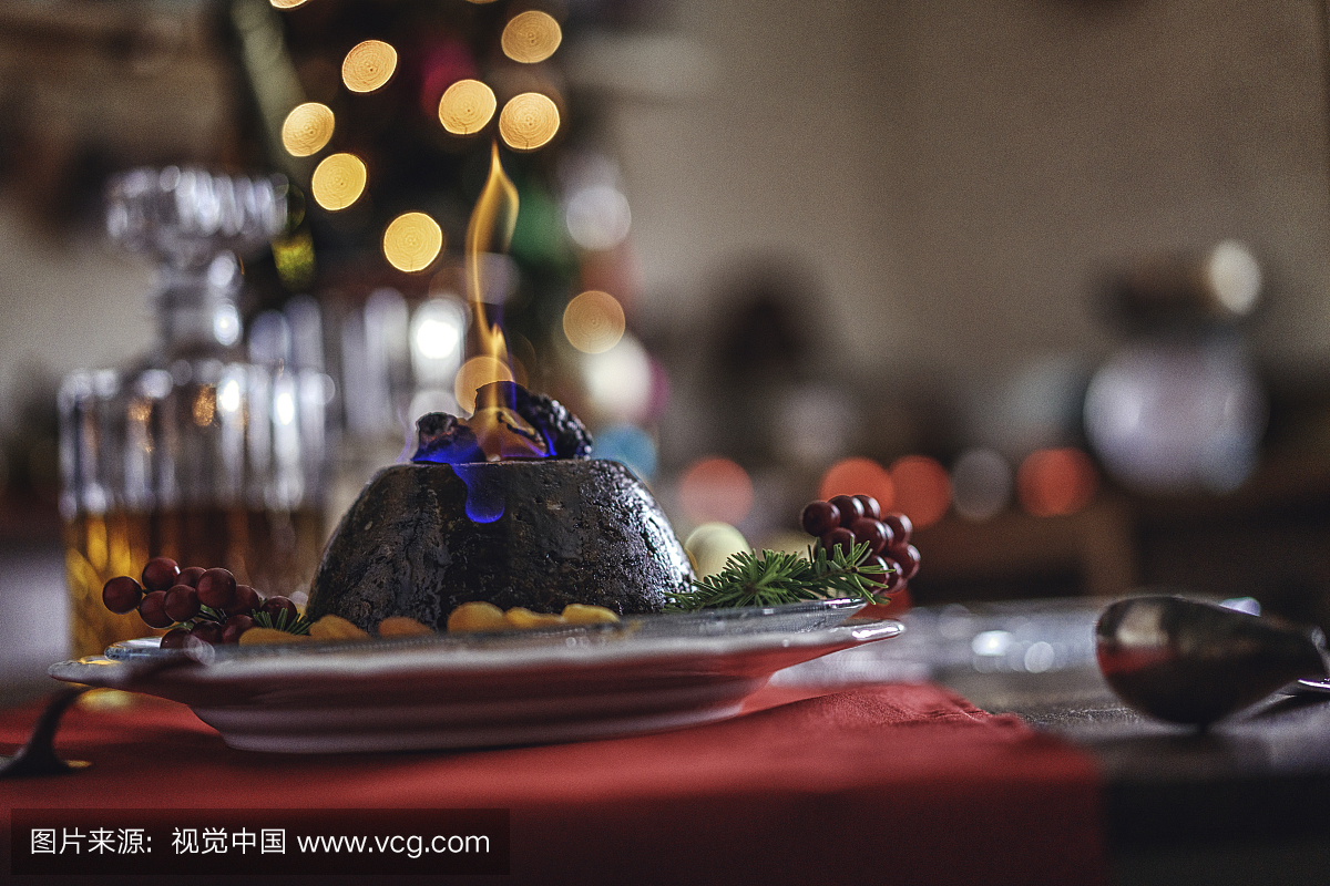 传统节日晚餐的圣诞节布丁点心