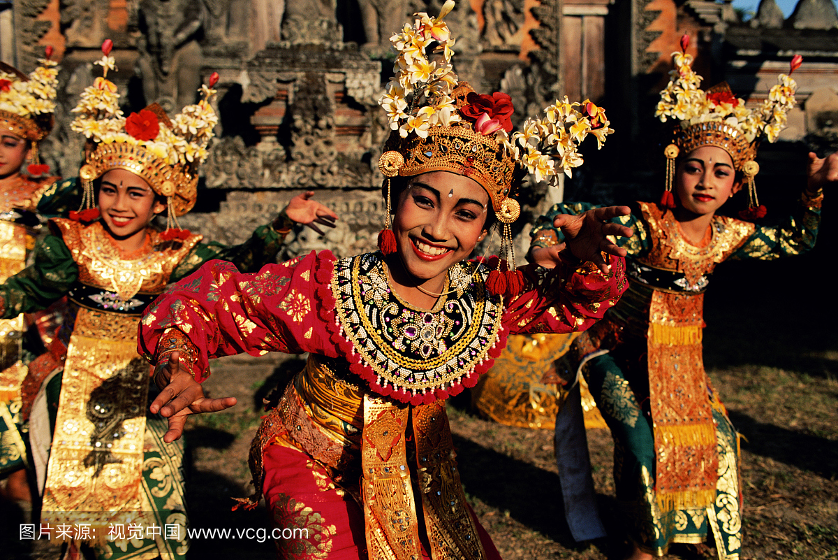 LEGONG DANCERS在巴厘岛,印度尼西亚