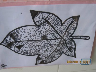幼儿线描叶子画图片