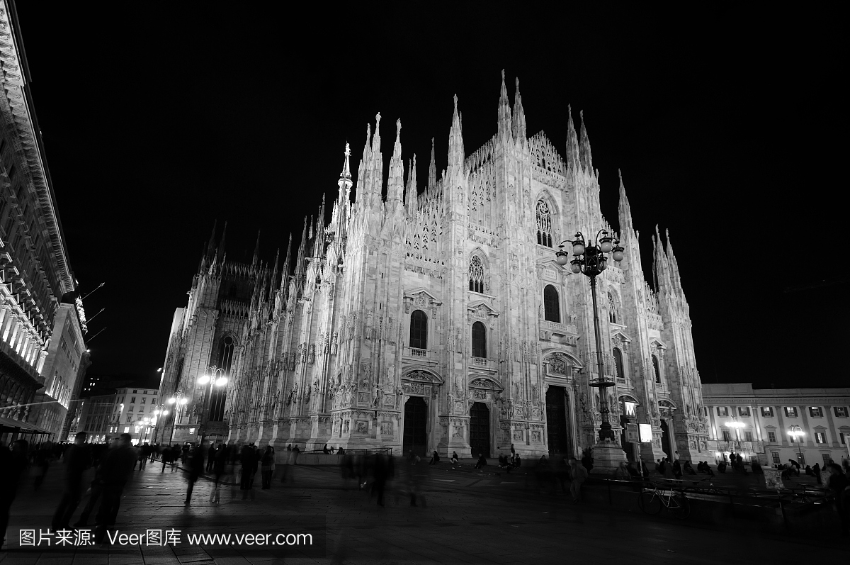 米兰大教堂之夜