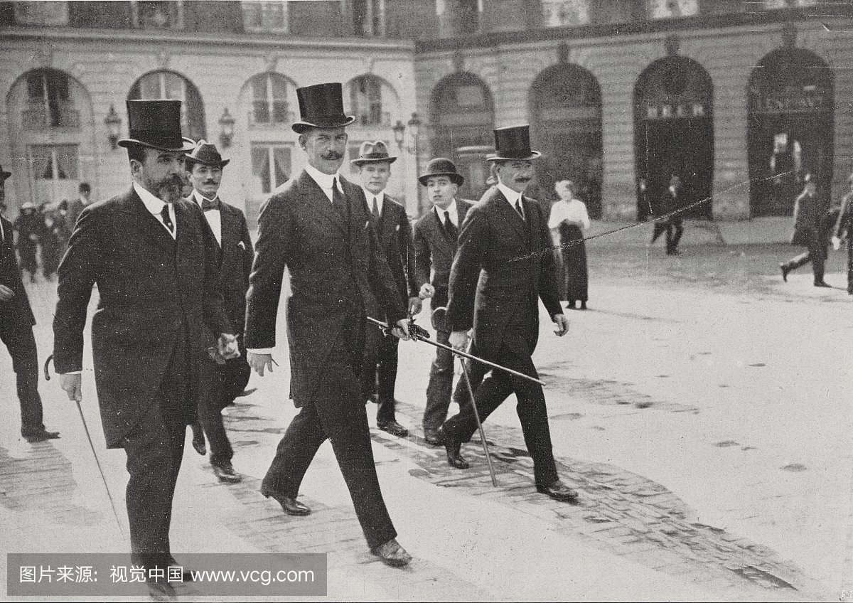 希腊国王康斯坦丁一世于1913年9月28日在法国
