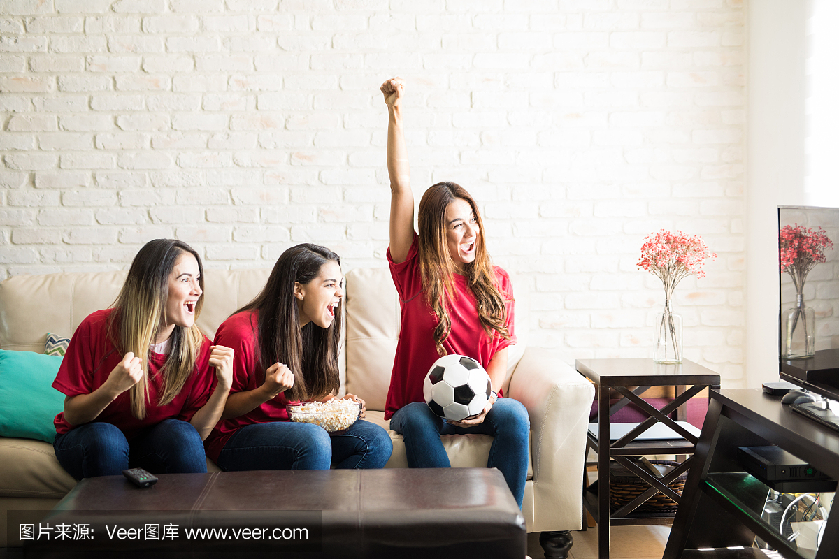 足球队刚刚打进一球