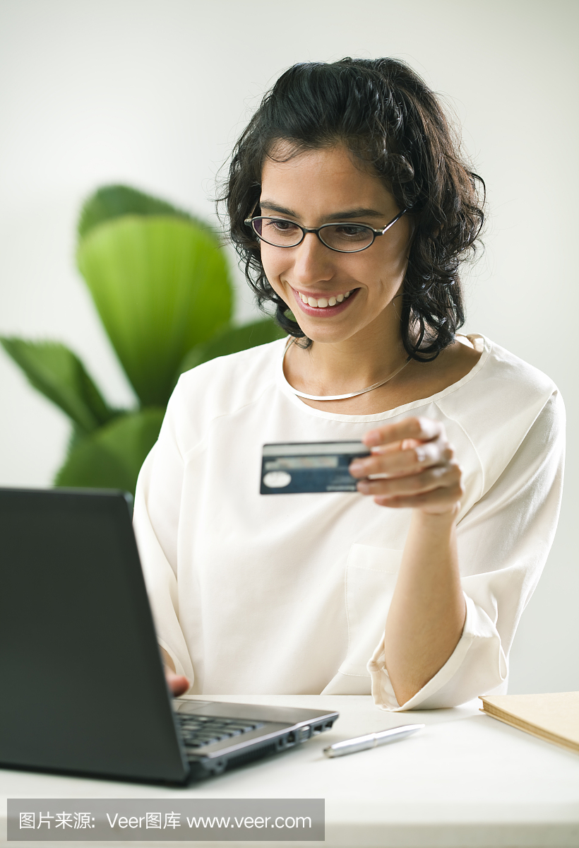 垂直画幅,笔记本电脑,拉美人和西班牙裔人,西班