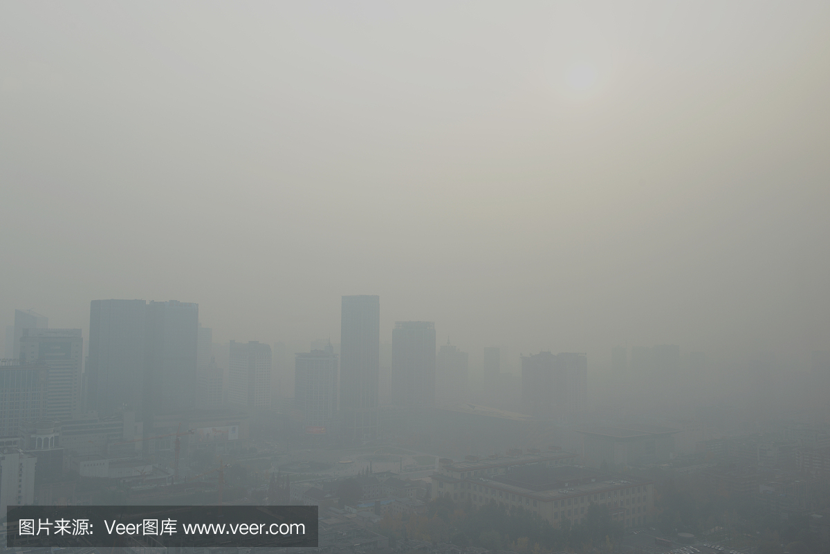 可怕的空气污染和烟雾造成的大城市,造成健康
