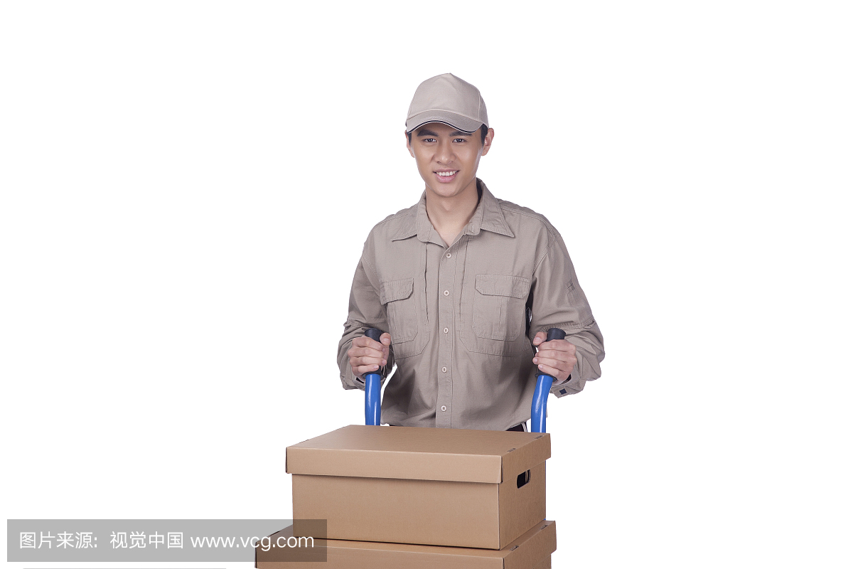 一个穿着工作服运货的青年快递员