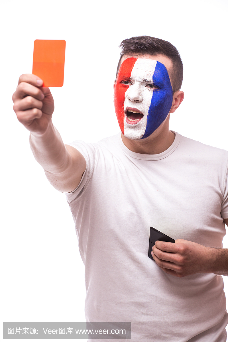 法国国家队的足球迷显示红卡相机