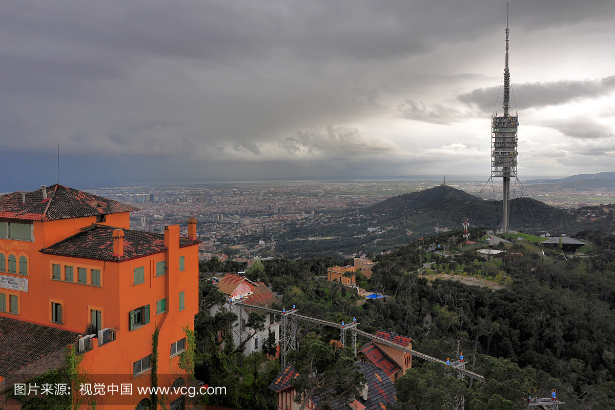 巴塞罗那,西班牙城市的云彩