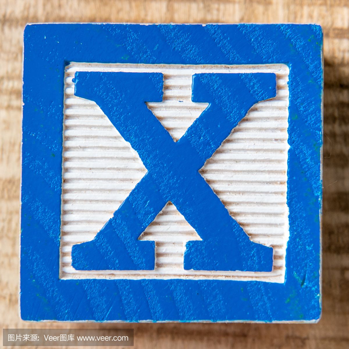 LetterX美术初中作业设计图片