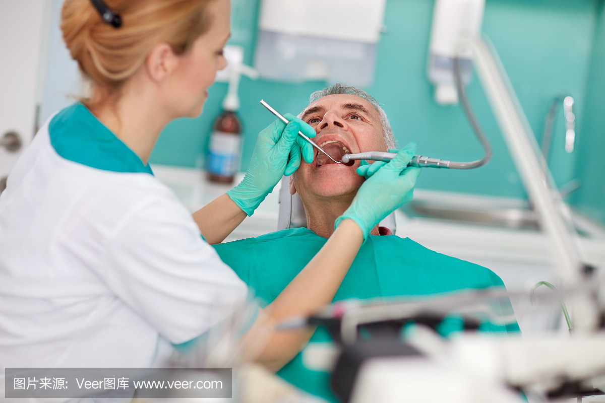 高级病人修牙