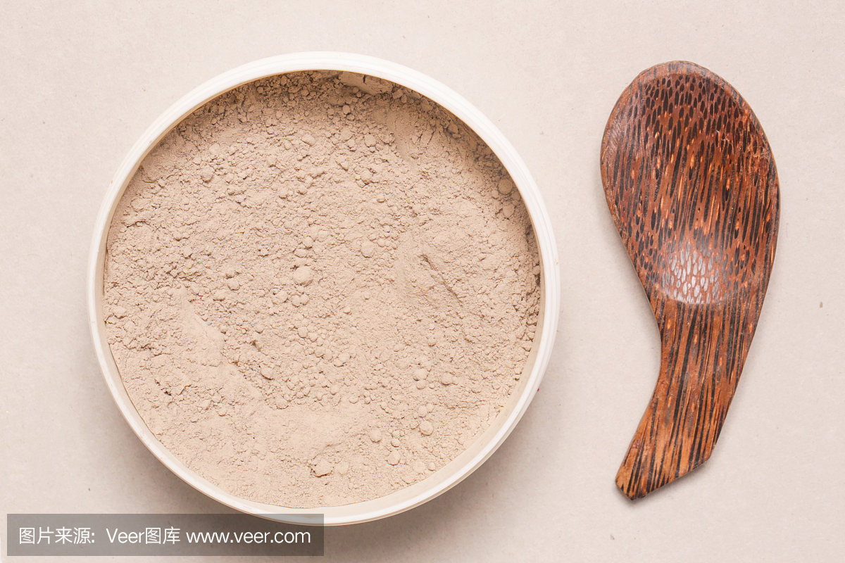 化妆品粘土粉在塑料容器中