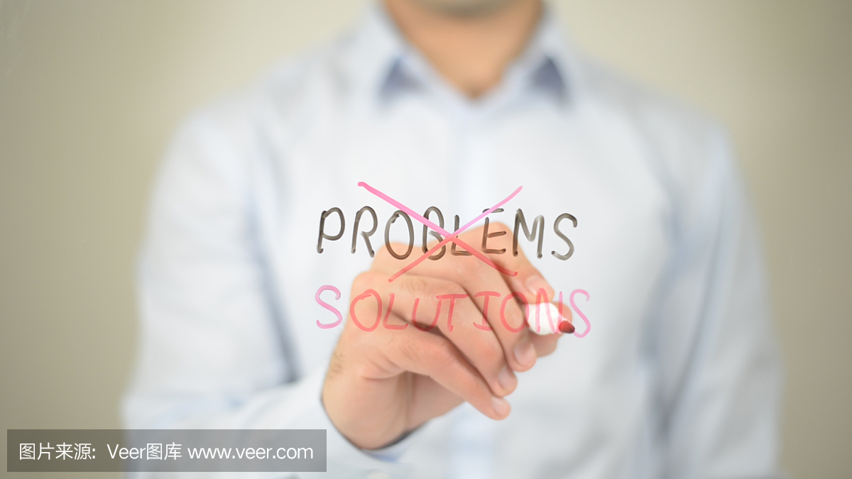 解决方案,在透明屏幕上写字的人