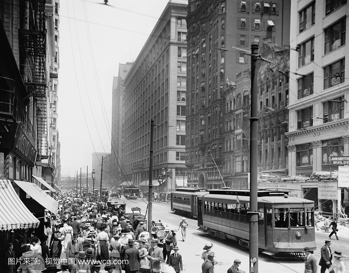Busy Street Scene, View of State Street North 