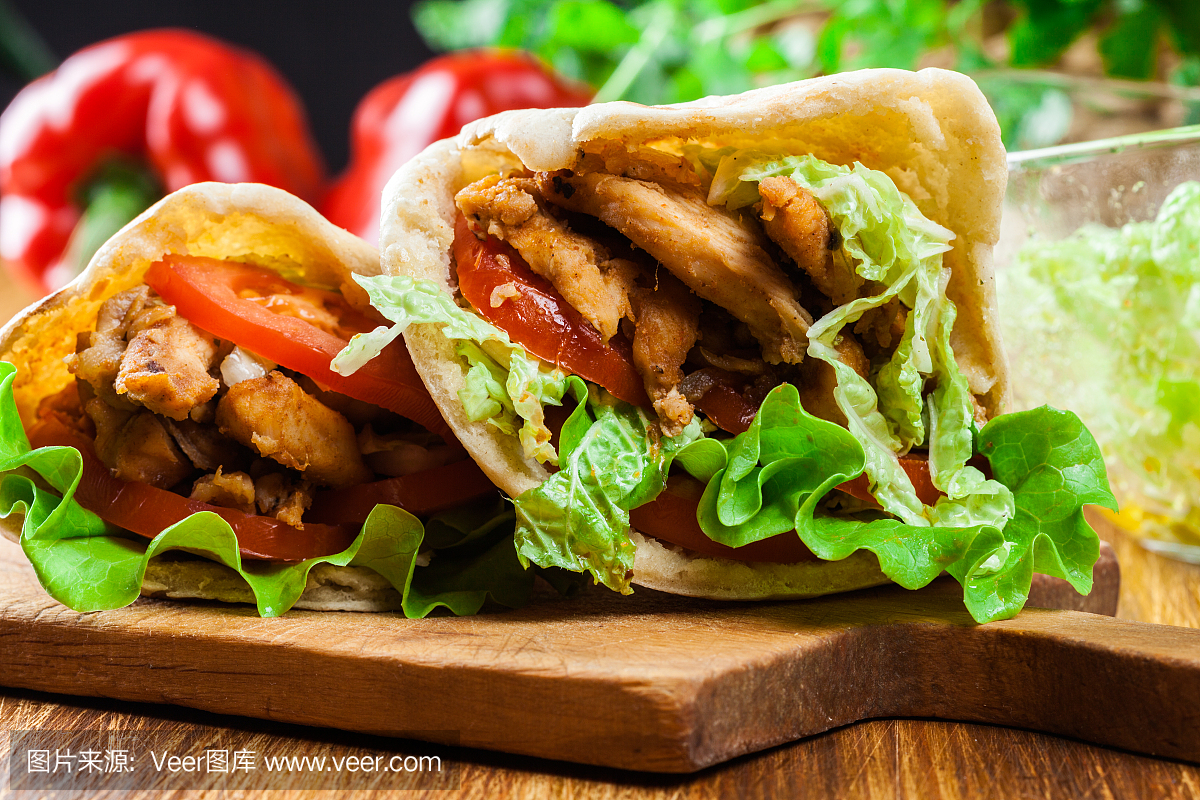 酸奶黄瓜,西腊点滴,黄瓜酸奶沙拉,皮塔饼