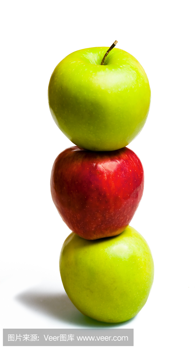 在白色背景上的三个苹果