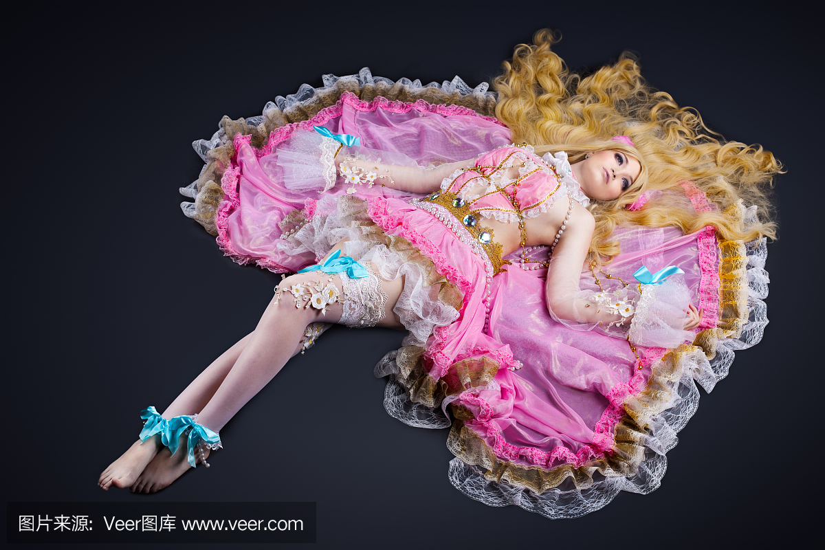女孩躺在球关节娃娃cosplay服装