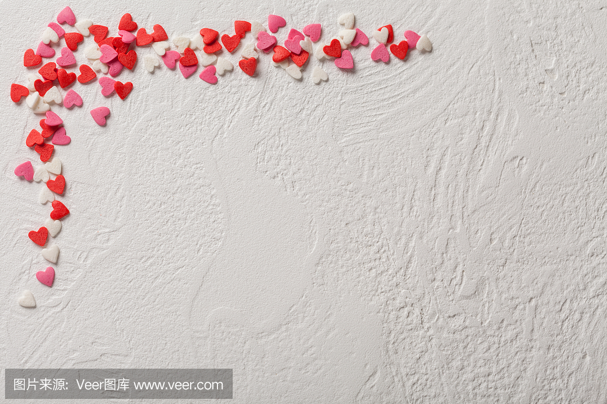情人节糖果心做的红色,白色,粉红色洒