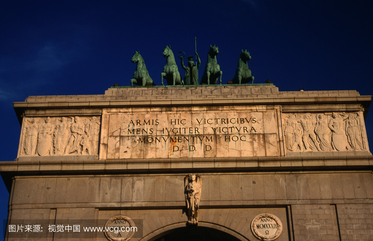 胜利拱门(维多利亚公园)在马德里的巴黎大教堂
