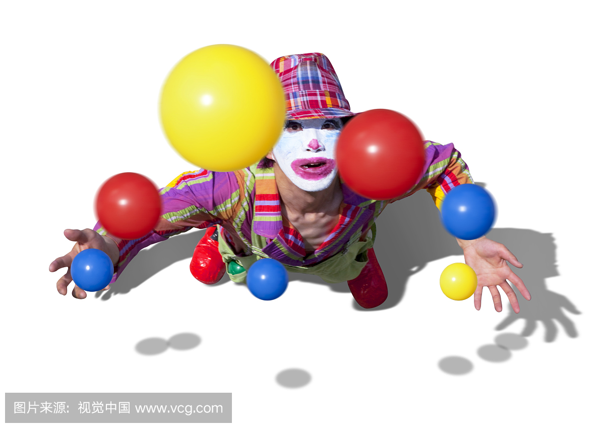 小丑处理一个球