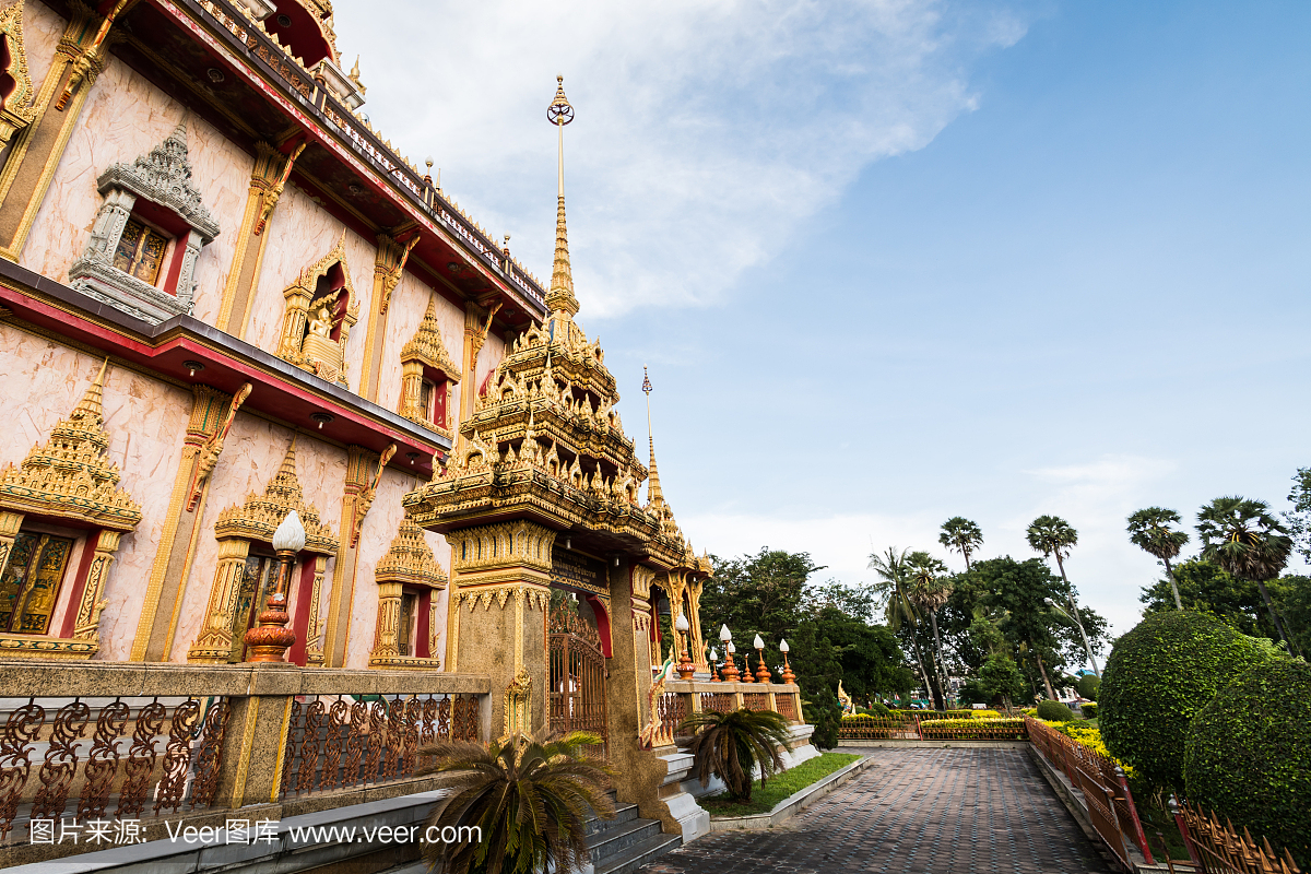 泰国风格的建筑在沙龙寺,普吉岛,泰国