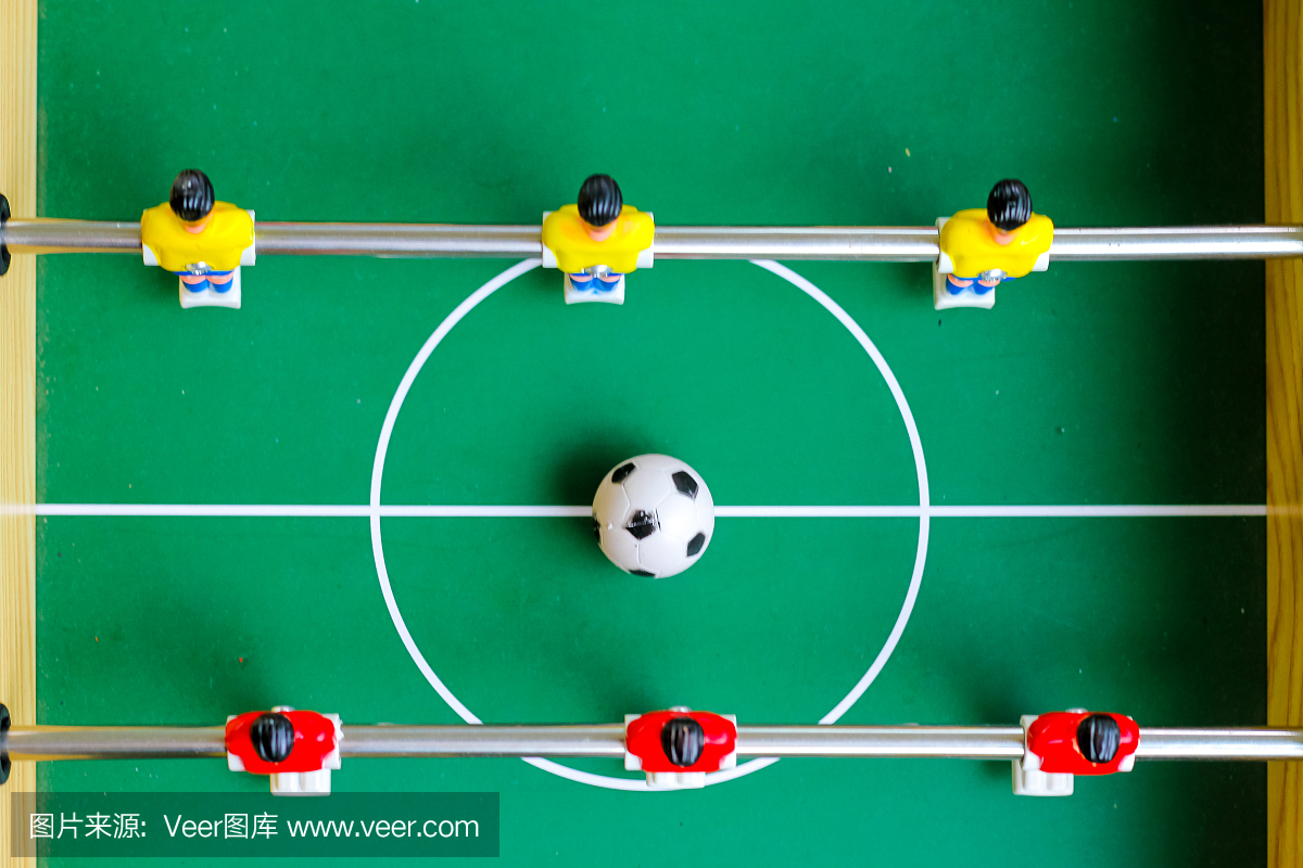 足球桌足球,桌上足球比赛,与红色和黄色player