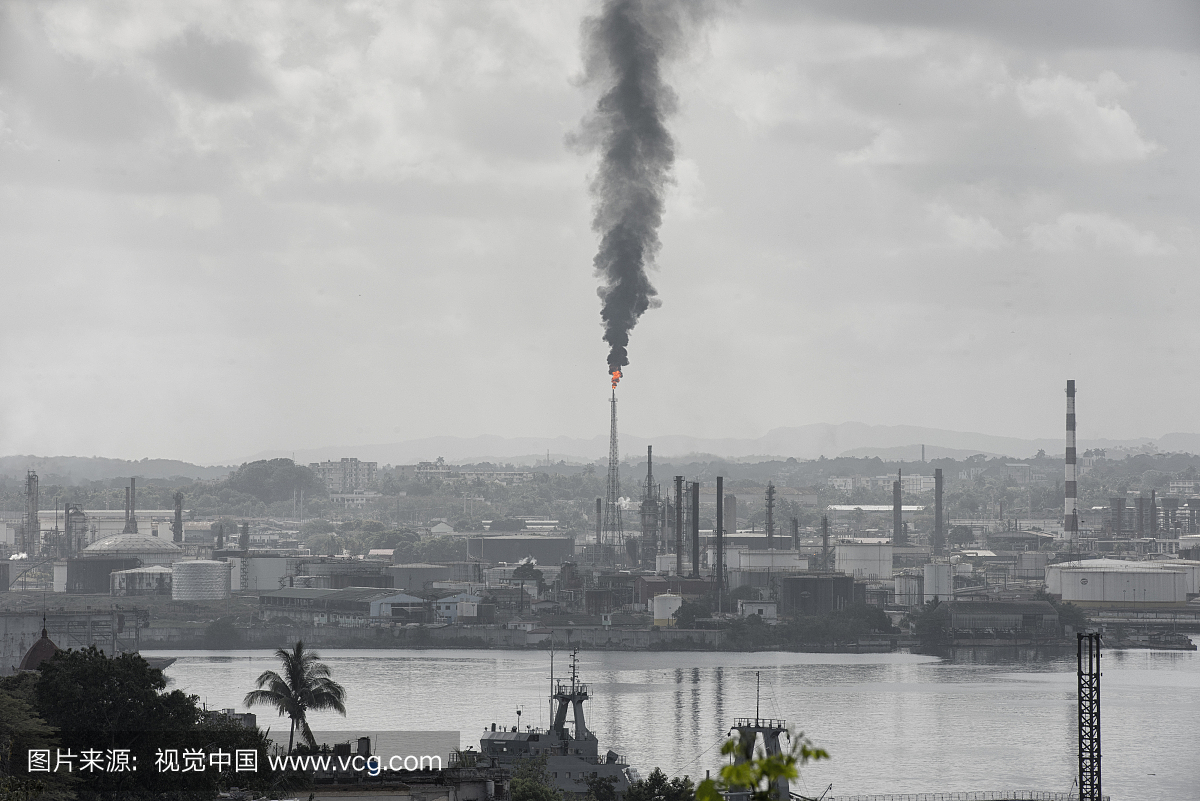 Nico Lopez炼油厂哈瓦那港的污染