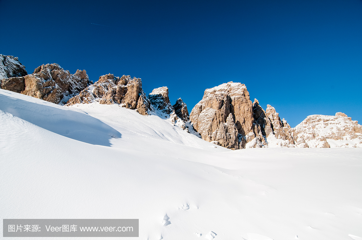 意大利阿尔卑斯山滑雪场