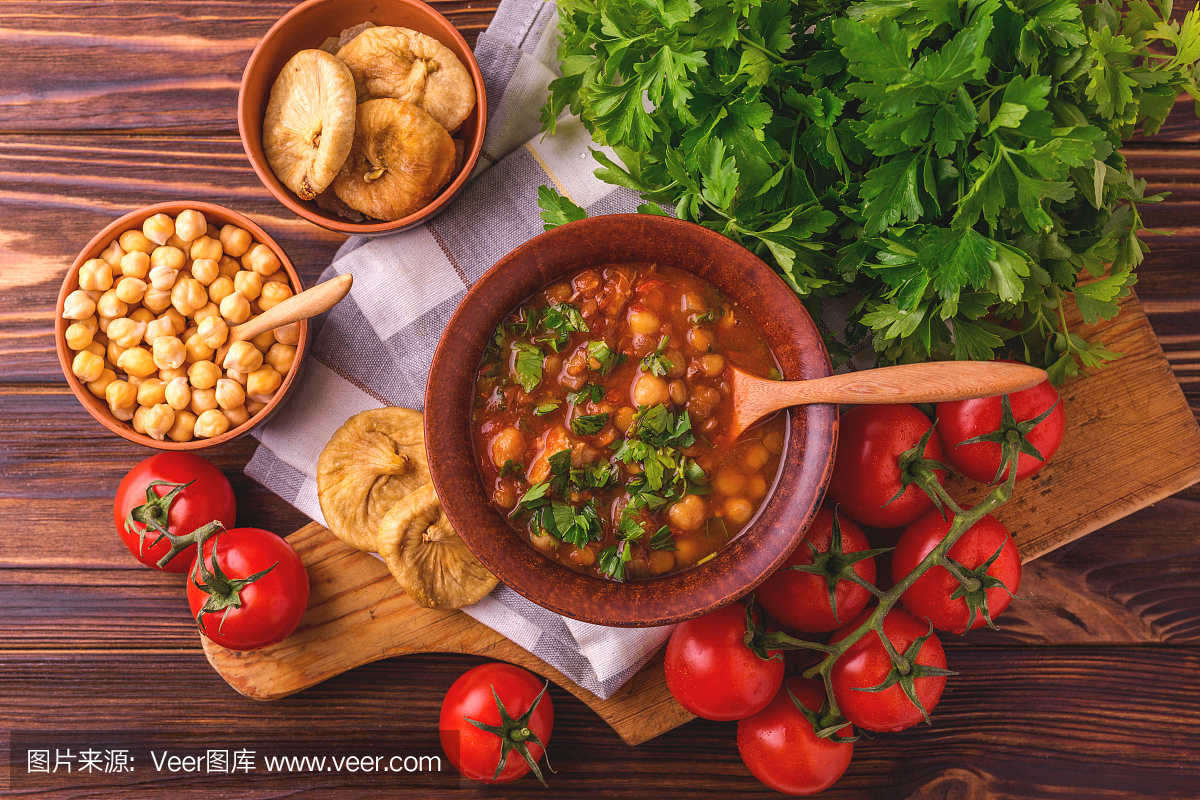 汤哈里拉无花果斋月食物。传统的犹太美食