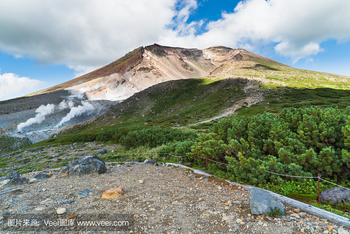 山楂山顶(日本北海道最高山)的景色。