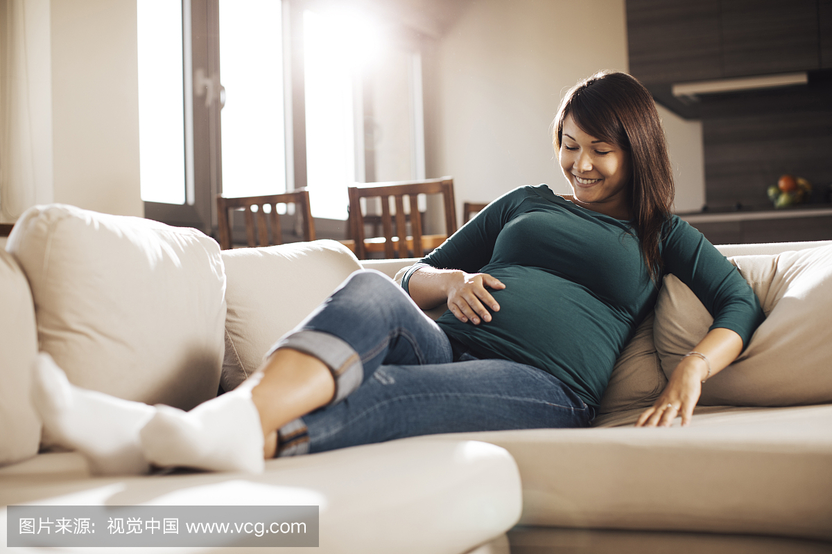 女人怀孕大肚子要生了_女人怀孕大肚子的视频大全 - 随意优惠券