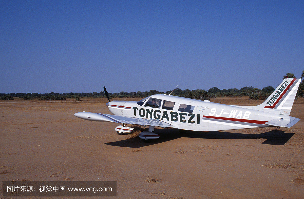 赞比亚,Tongabezi旅馆布什营。同济子飞机与查