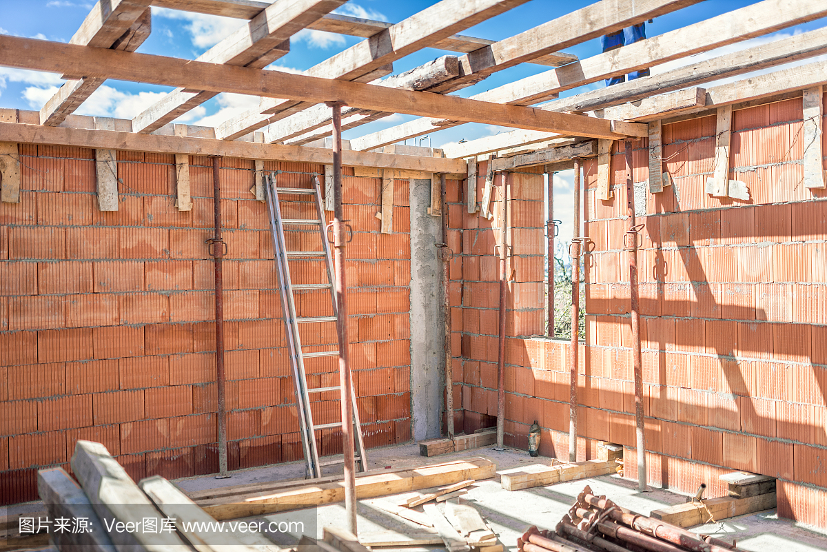 施工现场工具和细节,金属梯子,砖层,木材