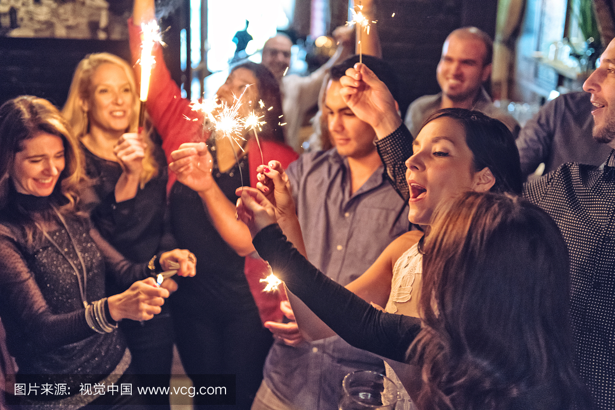 四分之三身长,放焰火,人,夜总会